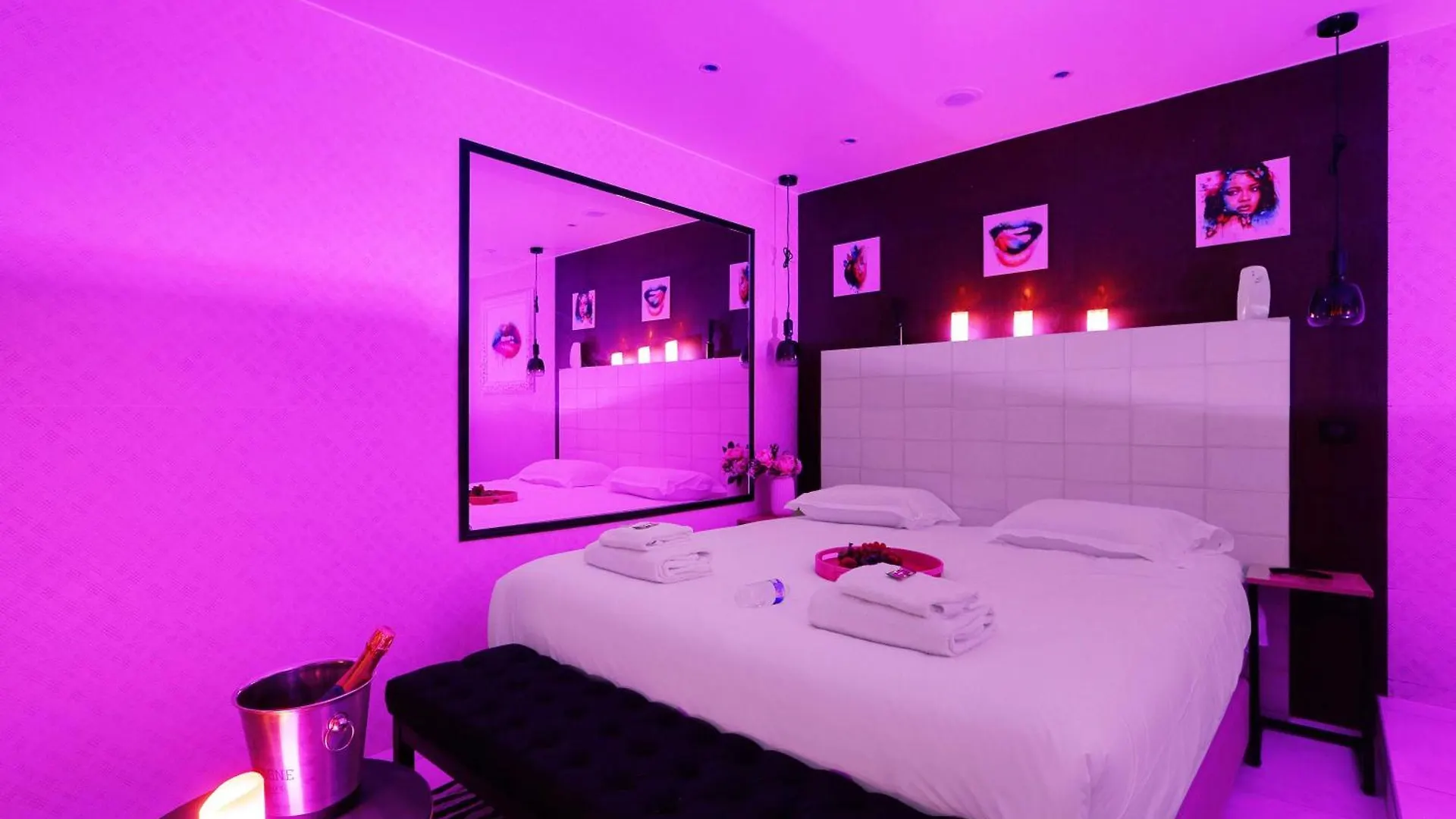 Intimate With Air Conditioner & Jacuzzi 2br 6p Montmartre Paris