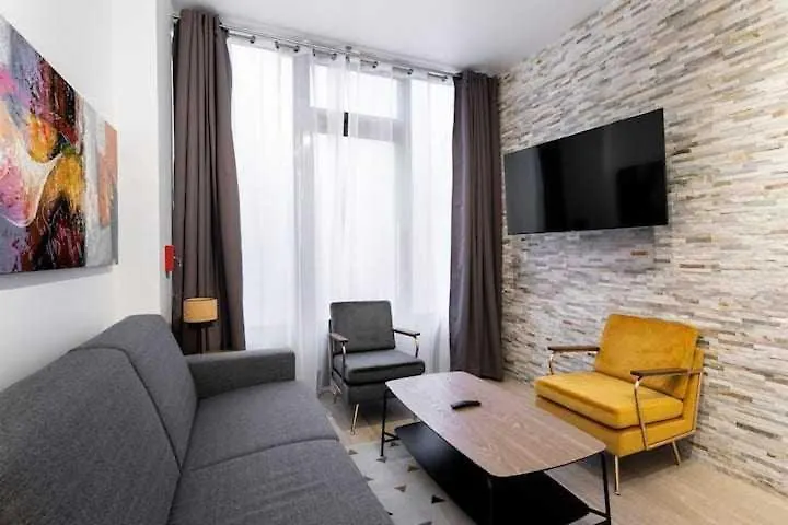 Lejlighed Intimate With Air Conditioner & Jacuzzi 2br 6p Montmartre *